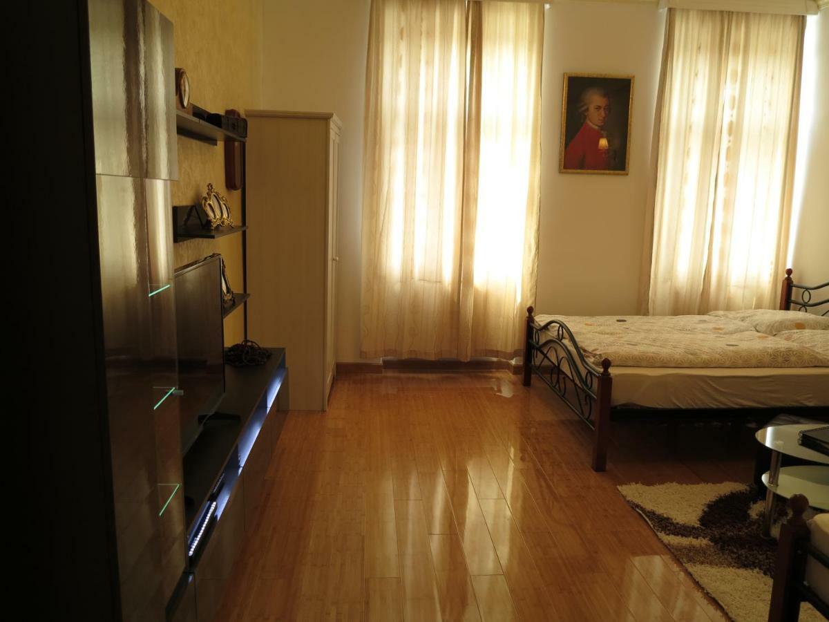 Small Luxury Kapitol Apartment Wien Exterior foto