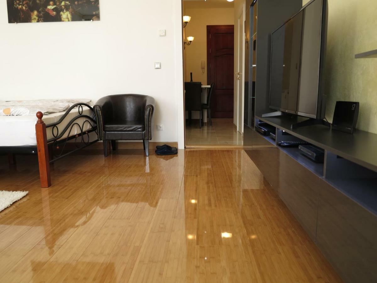 Small Luxury Kapitol Apartment Wien Exterior foto