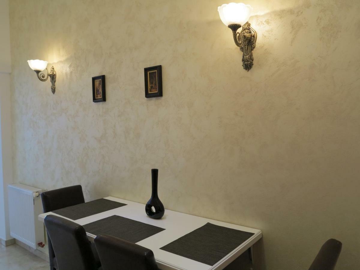 Small Luxury Kapitol Apartment Wien Exterior foto