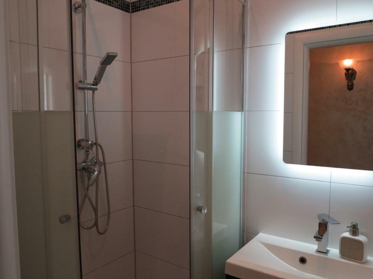 Small Luxury Kapitol Apartment Wien Exterior foto